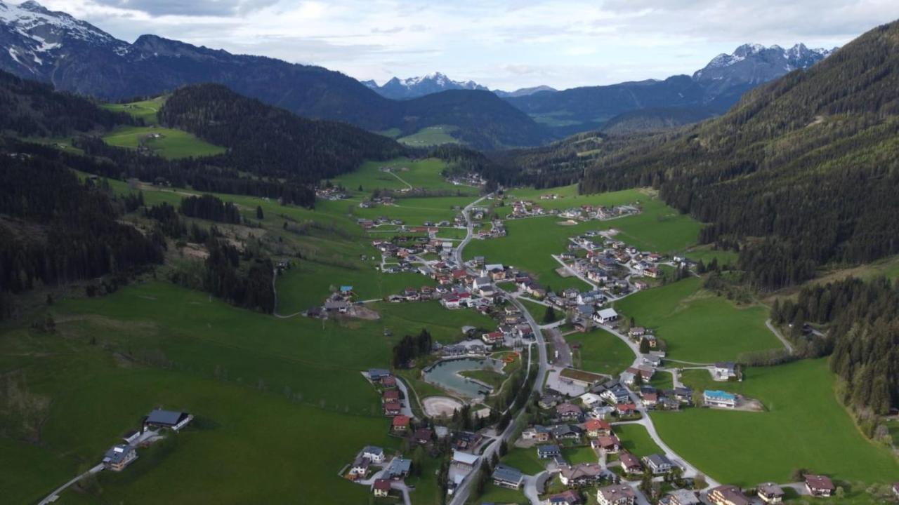 Large Cozy Apartment Grubweg 130 Qm Sankt Martin am Tennengebirge Exterior photo